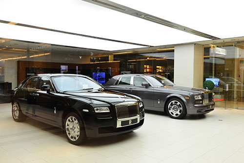move luxury cars
